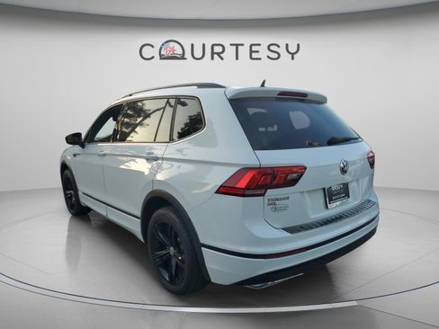 Used 2019 Volkswagen Tiguan S FWD image 2