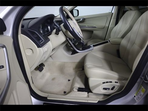 Used 2015 Volvo XC60 T5 Platinum image 19