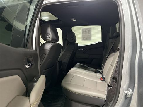 Used 2025 Chevrolet Colorado ZR2 w/ Technology Package image 24