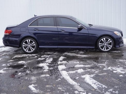 Used 2016 Mercedes-Benz E 350 Sedan image 2