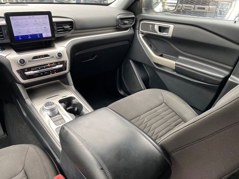 Used 2021 Ford Explorer XLT image 18