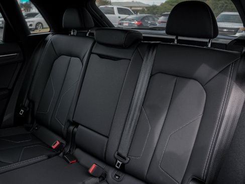 New 2025 Audi Q3 2.0T Premium image 22