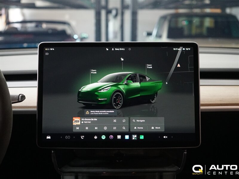 Used 2023 Tesla Model Y Performance AWD/4WD image 16
