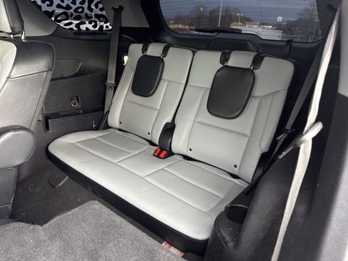 Used 2021 Ford Explorer XLT w/ Equipment Group 202A image 14