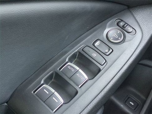 Used 2018 Honda Accord Touring image 24