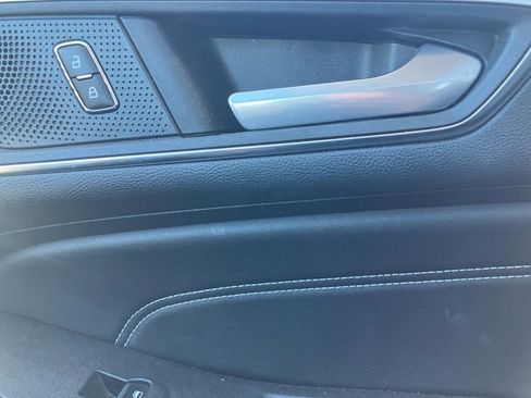 Used 2021 Ford Edge Titanium image 35