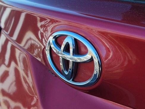 Used 2017 Toyota Corolla iM image 6