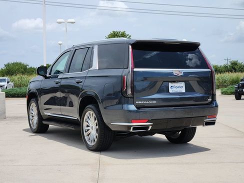 Used 2021 Cadillac Escalade Premium Luxury w/ LPO, Illumination Package AWD/4WD image 5