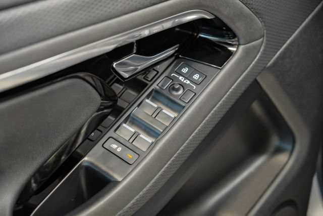 Used 2023 Land Rover Range Rover Evoque R-Dynamic S AWD/4WD image 50