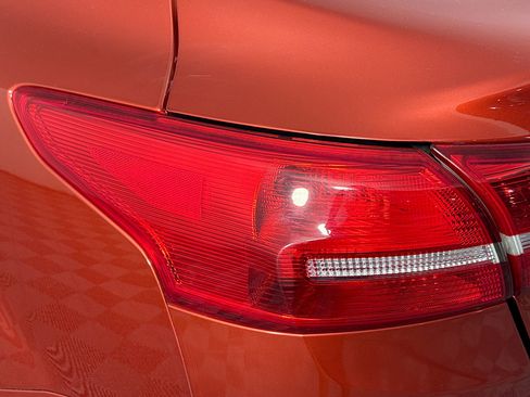 Used 2018 Ford Focus SE w/ SE Appearance Package image 34