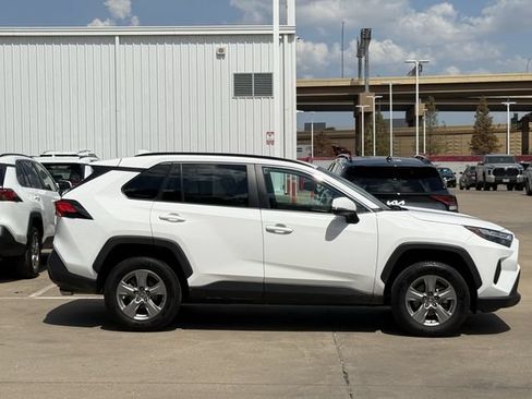 Used 2025 Toyota RAV4 XLE FWD image 3