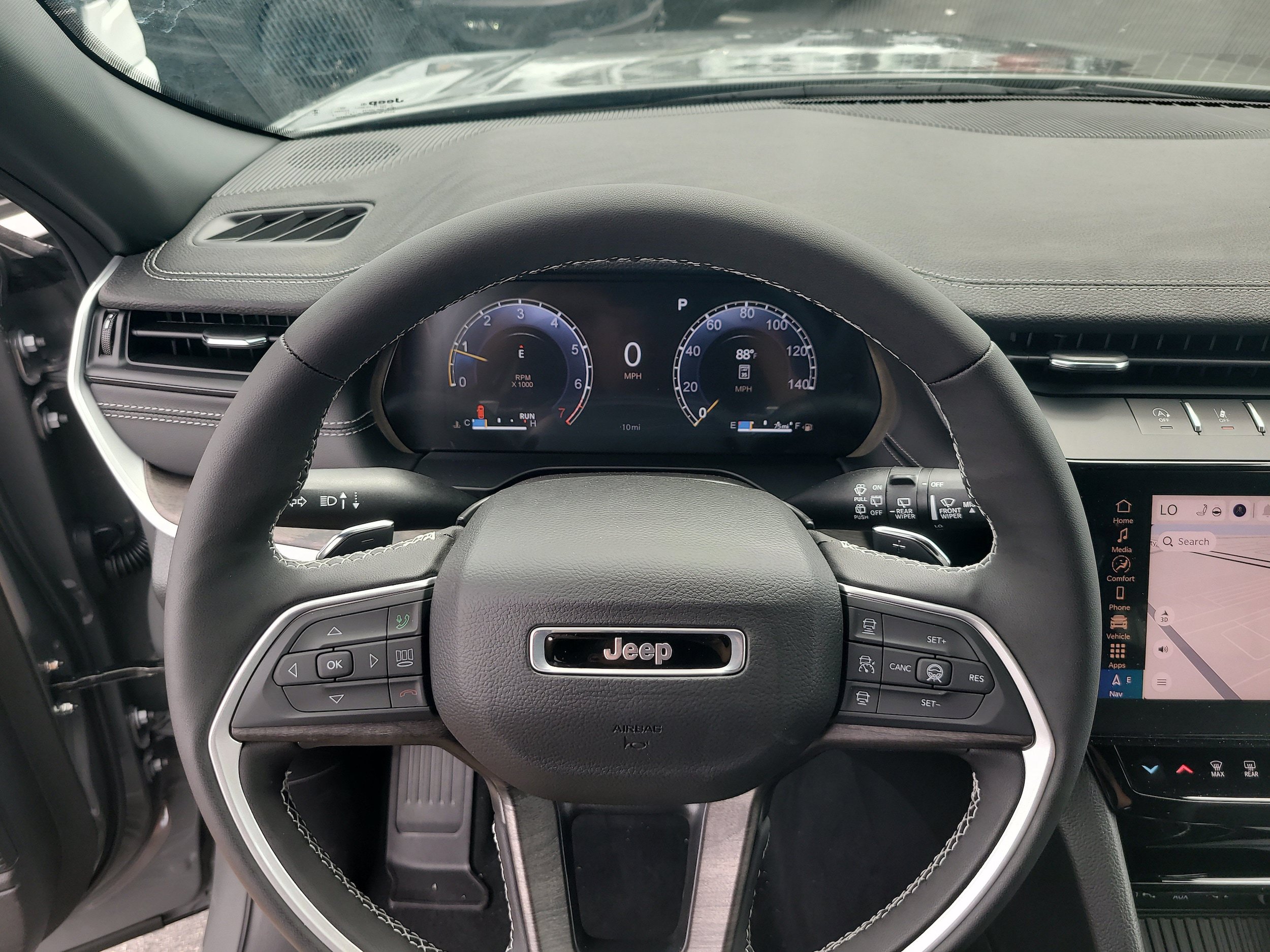 New 2027 Jeep Grand Cherokee Altitude RWD image 20