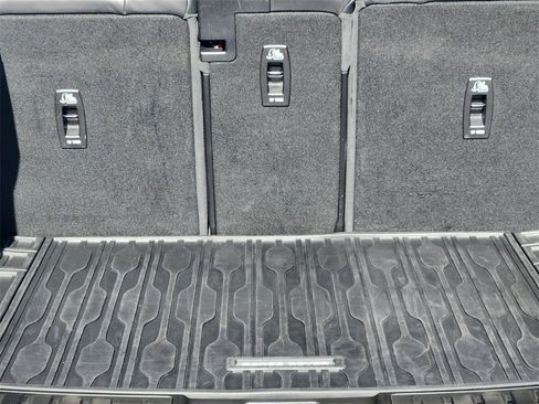 Used 2020 Land Rover Range Rover Evoque R-Dynamic SE image 24