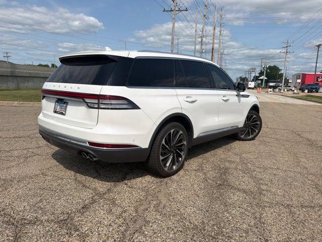Used 2020 Lincoln Aviator Reserve w/ Equipment Group 202A AWD/4WD image 3