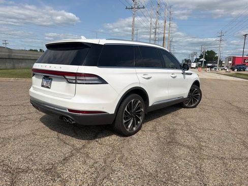 Used 2020 Lincoln Aviator Reserve w/ Equipment Group 202A AWD/4WD image 3