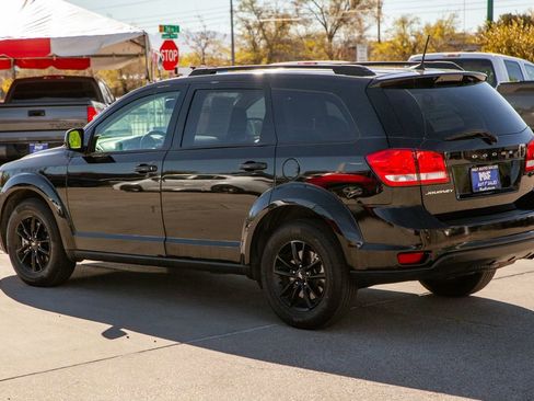Used 2019 Dodge Journey SE w/ Connectivity Group FWD image 6