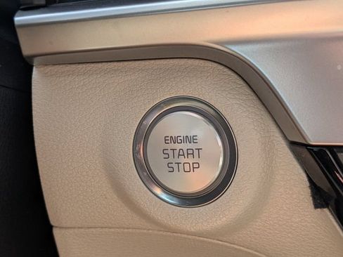 Certified 2024 Kia Telluride S w/ S Sunroof Package FWD image 33