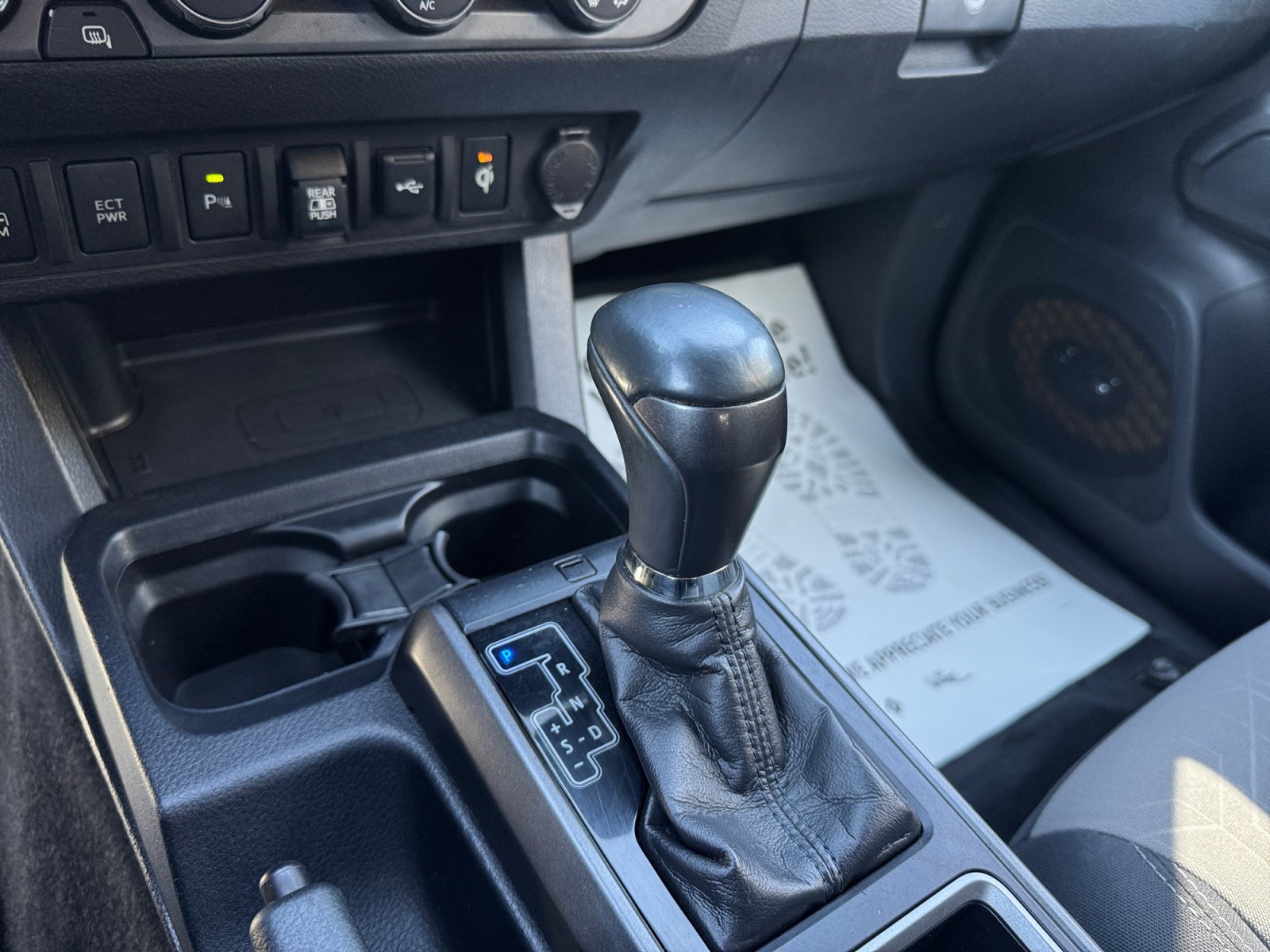 Used 2020 Toyota Tacoma TRD Off-Road w/ Technology Package AWD/4WD image 7