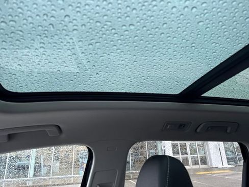 Certified 2025 Volkswagen Taos SE image 29