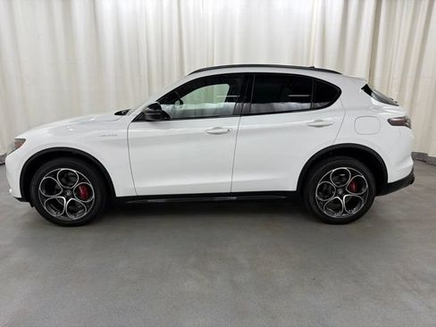 Used 2024 Alfa Romeo Stelvio Veloce AWD/4WD image 3