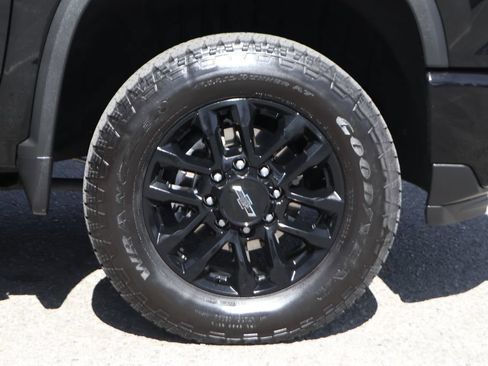 Used 2025 Chevrolet Silverado 2500 Custom w/ Custom Value Package AWD/4WD image 38