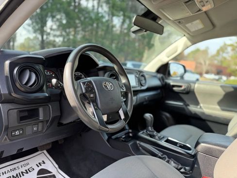 Used 2019 Toyota Tacoma SR w/ SR Convenience Package image 17