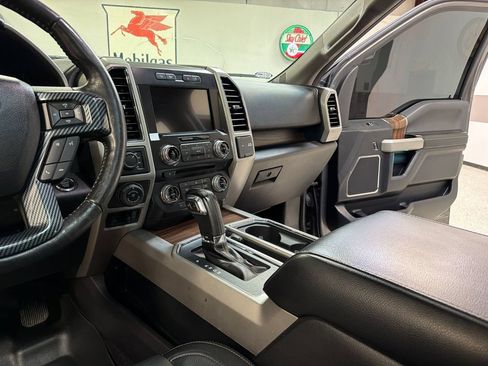 Used 2017 Ford F150 Lariat w/ Equipment Group 502A Luxury AWD/4WD image 26