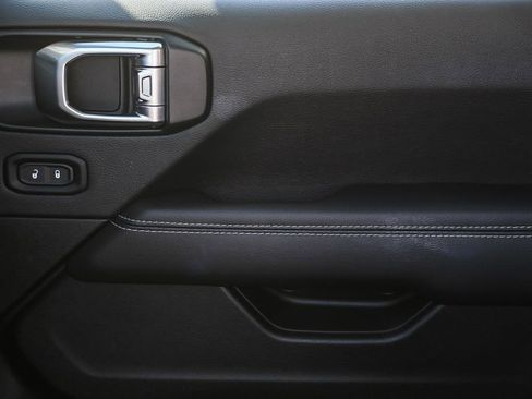 Used 2023 Jeep Wrangler Unlimited Sahara image 21