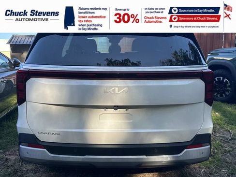 Used 2025 Kia Carnival FWD image 4