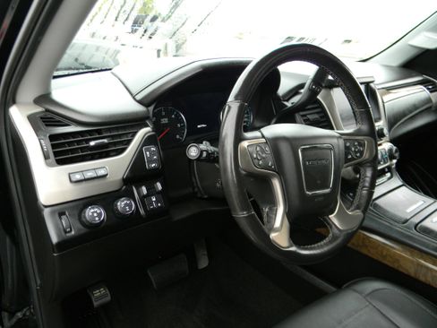 Used 2018 GMC Yukon XL Denali w/ Open Road Package image 8