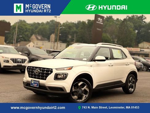 Certified 2025 Hyundai Venue SEL FWD image 1