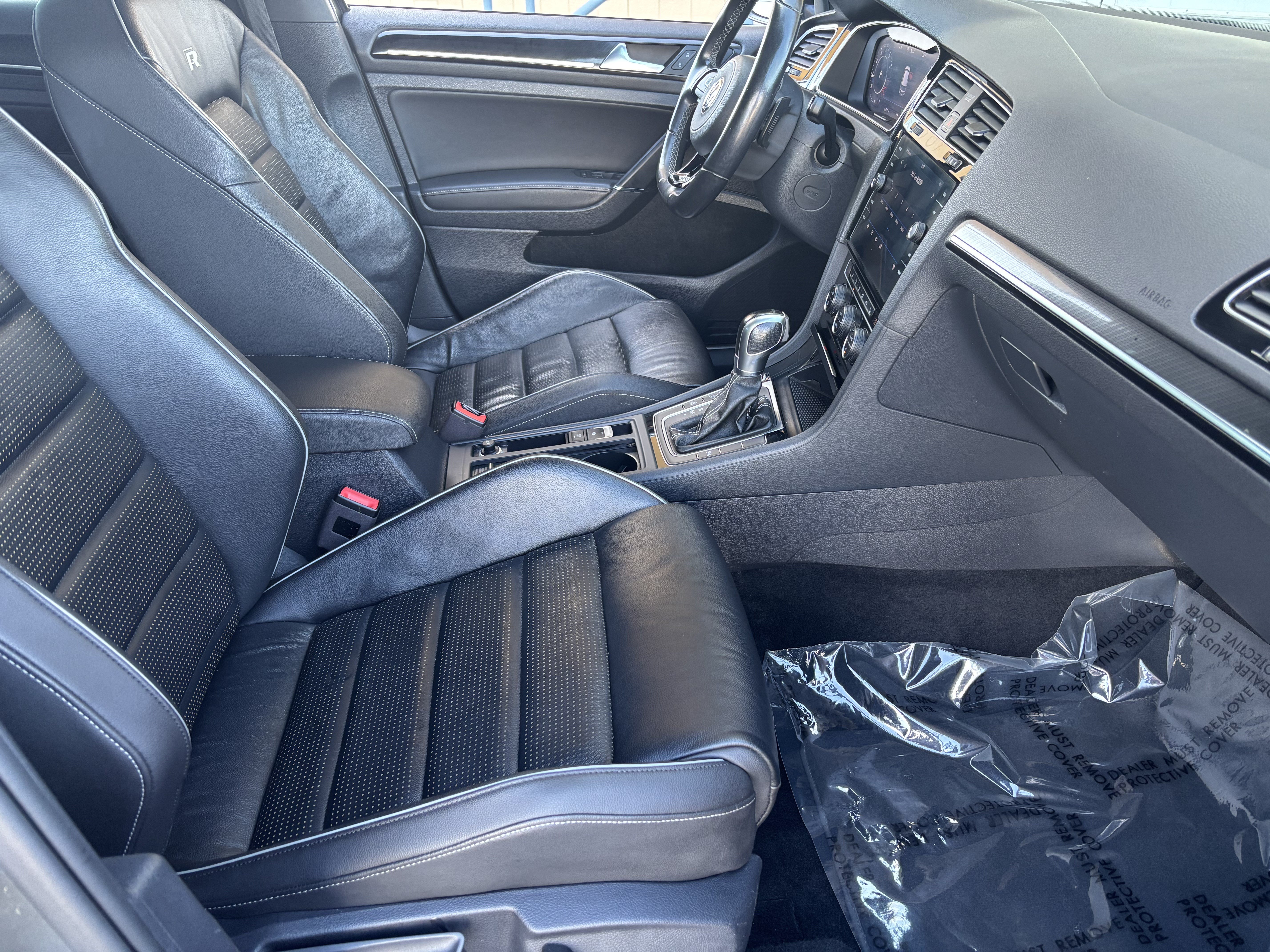 Used 2018 Volkswagen Golf R 4-Door AWD/4WD image 29