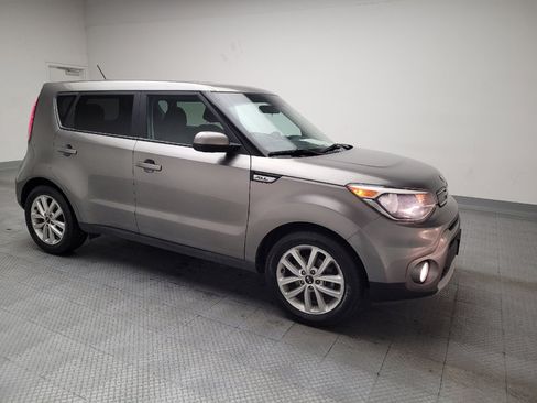 Used 2019 Kia Soul + image 11