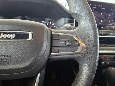 Used 2024 Jeep Compass Sport image 12