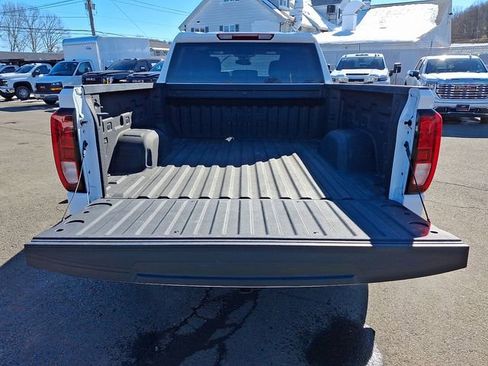 Used 2024 GMC Sierra 1500 SLE w/ X31 Off-Road Package image 32