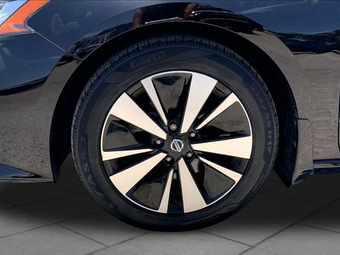 Used 2019 Nissan Altima 2.5 SV FWD image 11