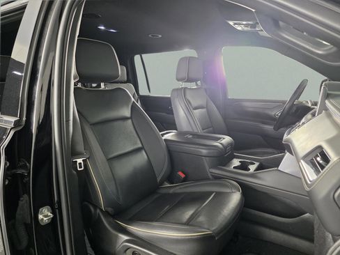 Used 2022 GMC Yukon XL SLT w/ SLT Luxury Package image 30