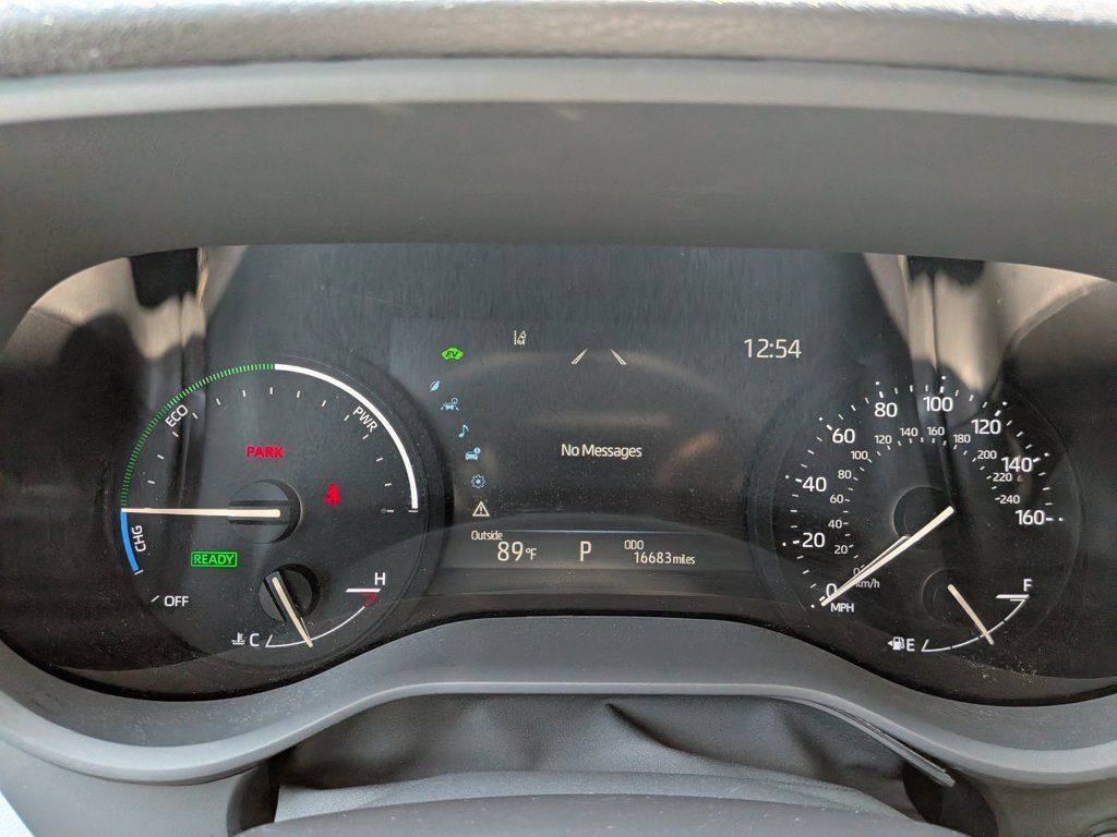 Used 2025 Toyota Sienna XLE w/ XLE Plus Package FWD image 16