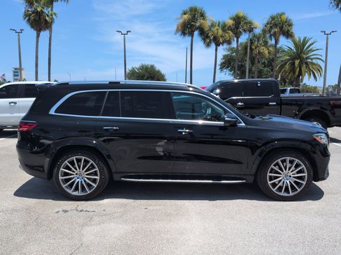 Used 2024 Mercedes-Benz GLS 580 4MATIC image 3