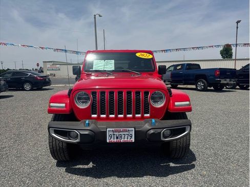 Used 2022 Jeep Wrangler Unlimited Sahara w/ Cold Weather Group AWD/4WD image 2