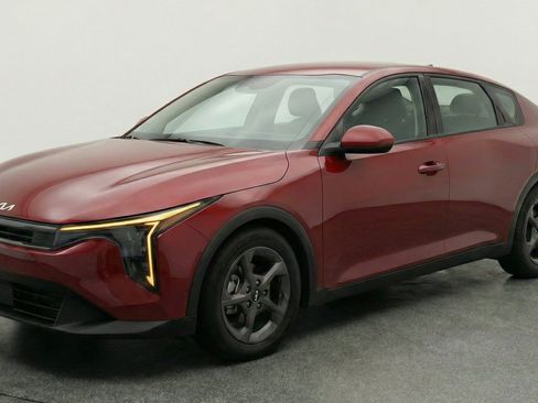 Used 2025 Kia K4 FWD image 3