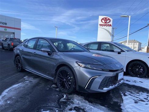 New 2026 Toyota Camry SE image 1