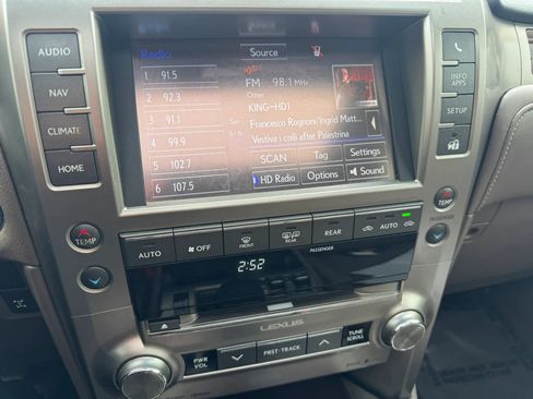 Used 2014 Lexus GX 460 w/ Premium Package AWD/4WD image 35