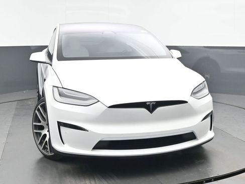 Used 2022 Tesla Model X Plaid image 8