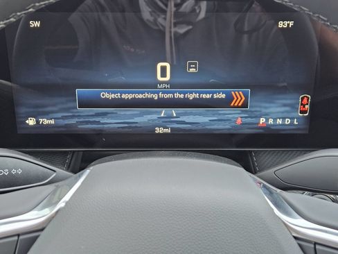 New 2027 Chevrolet Equinox LT w/ Convenience Package II FWD image 17