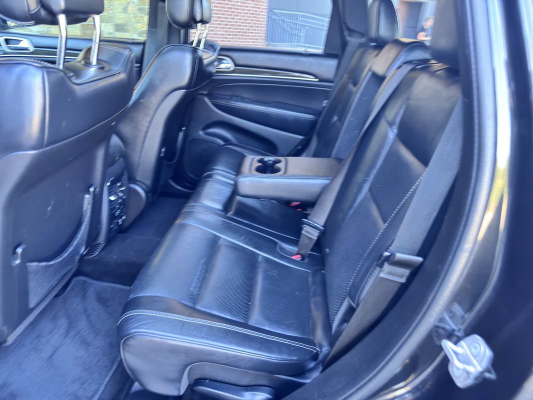 Used 2015 Jeep Grand Cherokee Overland w/ Advanced Technology Group AWD/4WD image 35