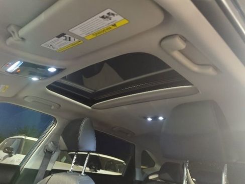 Certified 2024 Kia Seltos SX w/ SX Sunroof Package AWD/4WD image 13