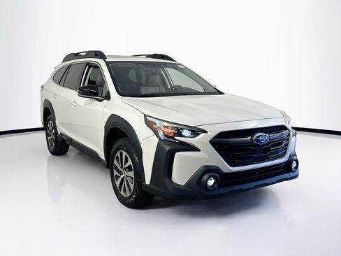 Used 2023 Subaru Outback Premium AWD/4WD image 3