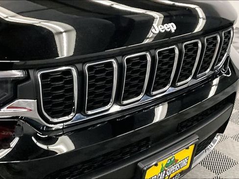 Used 2024 Jeep Grand Cherokee L Laredo AWD/4WD image 34