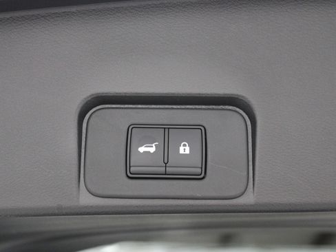 Used 2023 Nissan Rogue SL AWD/4WD image 21